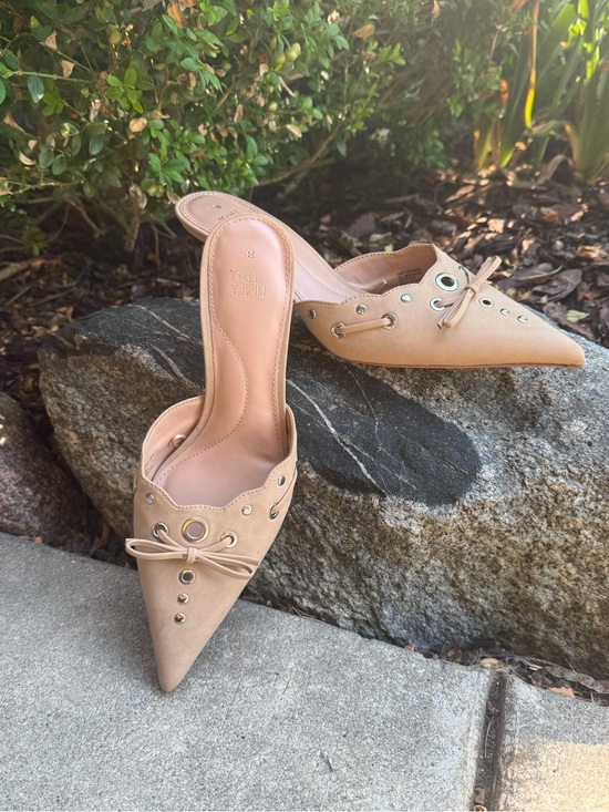 Time and Tru Shoes - Time and Tru Tan Pointed-Toe Slip-On Mules with Grommet Bow sz 8